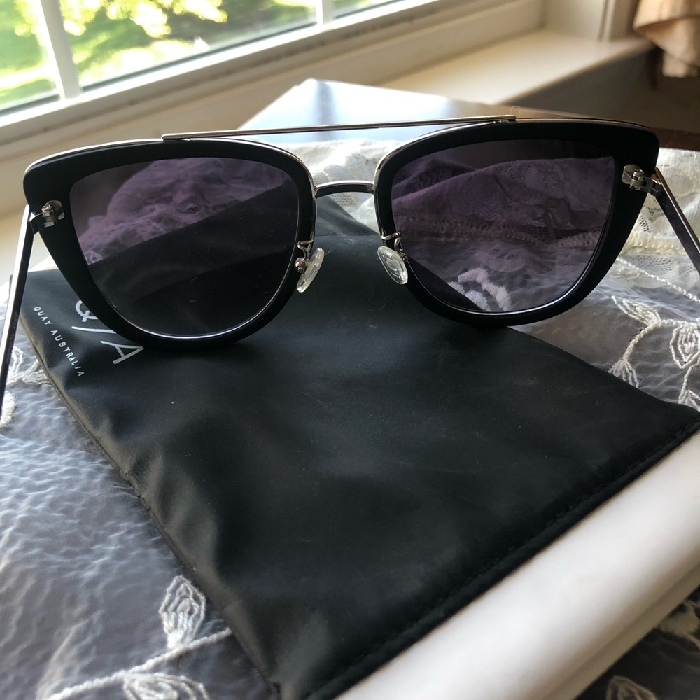 Quay Sunglasses - Picture 2 of 3